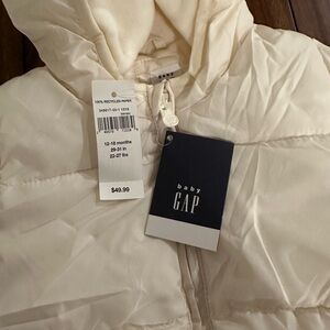 Gap Baby 12-18 months snow suit. New with tags!
